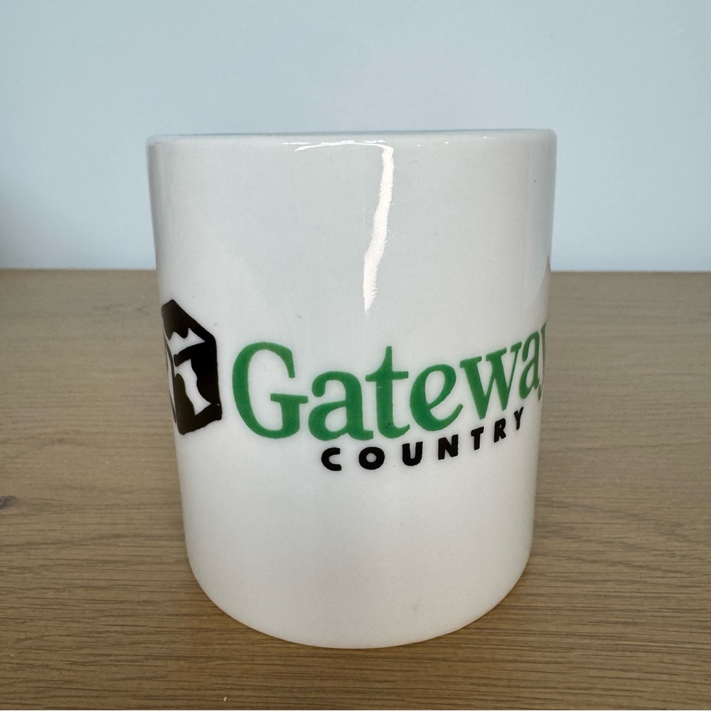 Vintage 90’s Y2K Gateway Country Computer White Mug with graphic